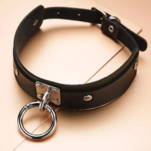 Load image into Gallery viewer, O-ring faux leather choker
